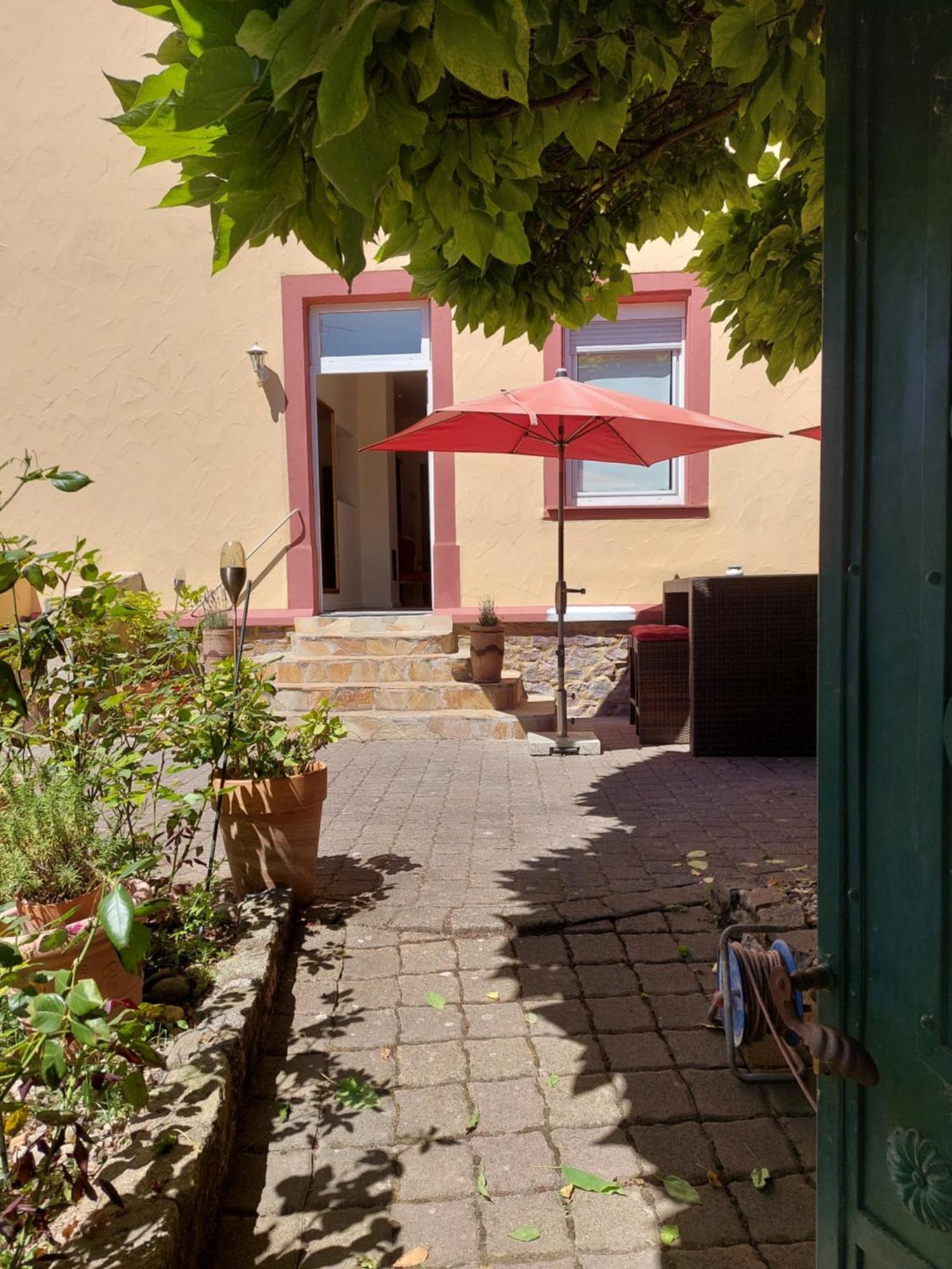 Ferienwohnung Wohnen Am Dom Geisenheim Exterior foto
